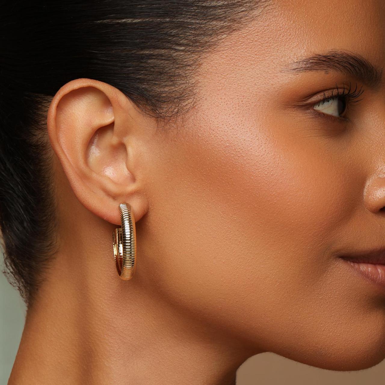 Small Bella Ribbed Hoops