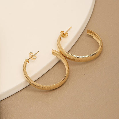 Bella Ribbed Hoops